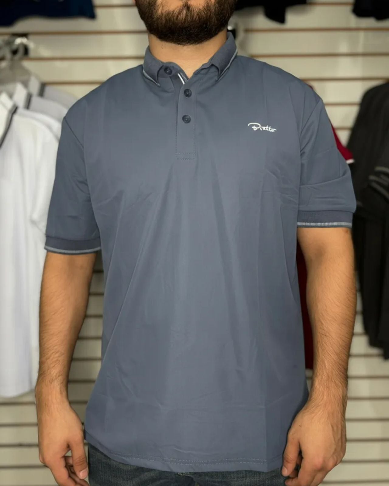 Playera de caballero tipo polo Bratto